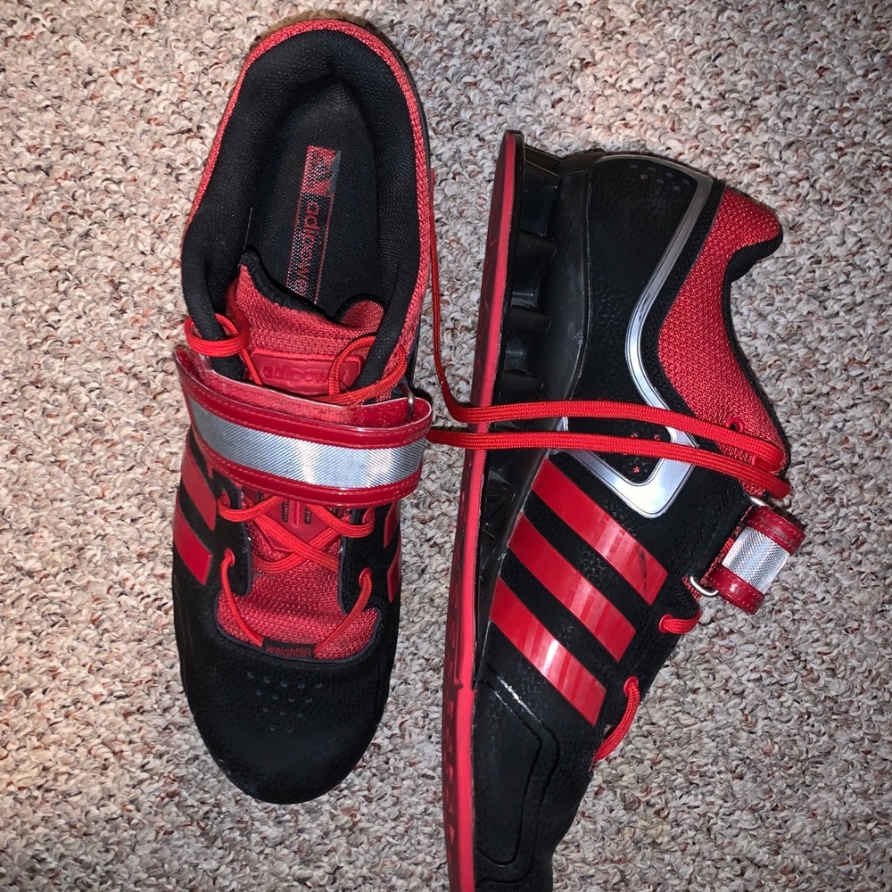 Weightlifting shoes